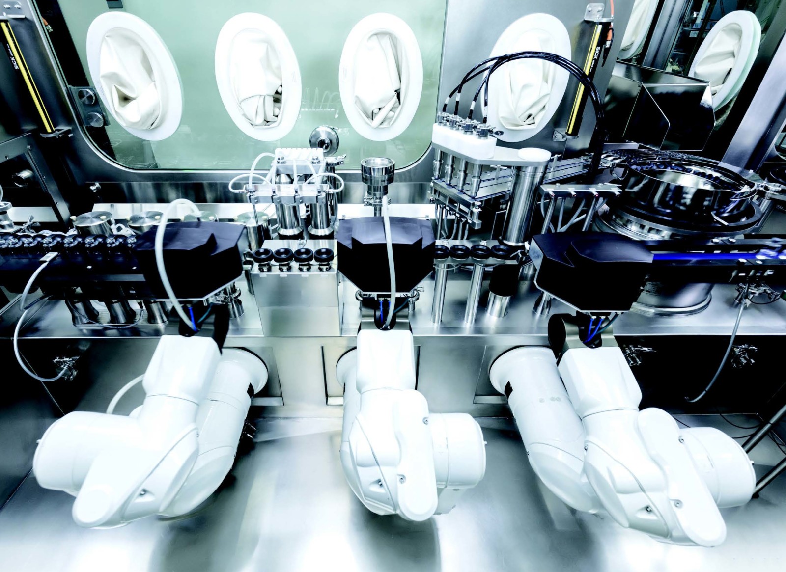 Vial filling machine. Pharmaceutical robotic equipment.